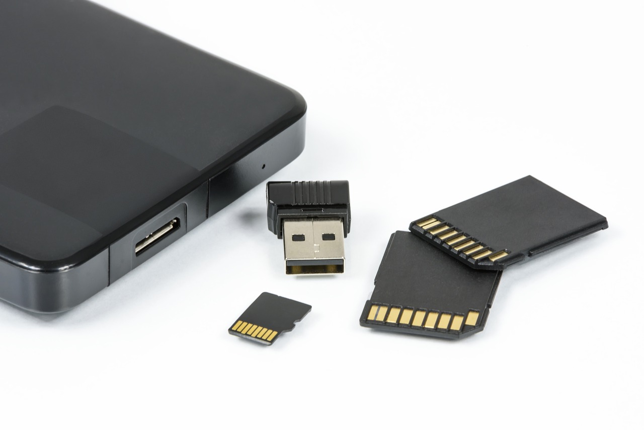 Destruccion-flash-usb-ssd-desechar-borrar2-1280